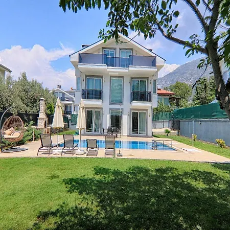 Villa Muhteşem Konum, özel Havuz, çocuk Havuzlu Müstakil Modern