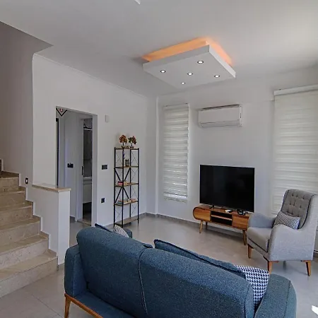 Muhteşem Konum, özel Havuz, çocuk Havuzlu Müstakil Modern Villa *