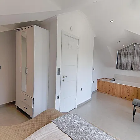 Villa Muhteşem Konum, özel Havuz, çocuk Havuzlu Müstakil Modern
